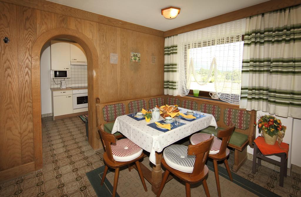 Landhaus Weiss Lejlighed Maishofen Værelse billede